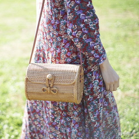 輕奢入門指南 送女生的包包品牌推薦（鞋帽零售視角）